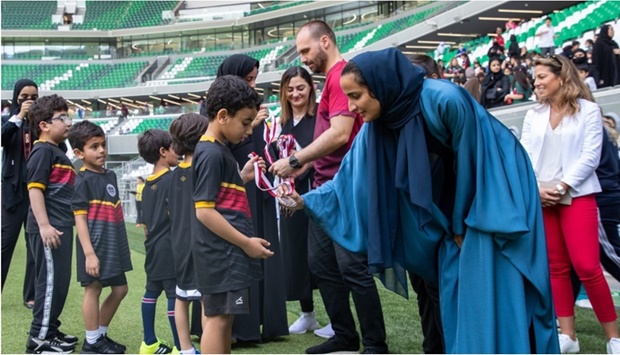 HE Sheikha Hind bint Hamad al-Thani, Vice-Chairperson and Chief Executive of Qatar Foundation, presented medals to winning teams at the finals of the Qatar Academy Doha Road to 2022 competition.
