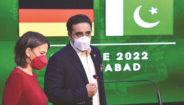 German Foreign Minister Annalena Baerbock (left) and Pakistani Foreign Minister Bilawal Bhutto Zardari arrive to address a joint presser after their meeting at the Foreign Ministry in Islamabad yesterday. (AFP)
