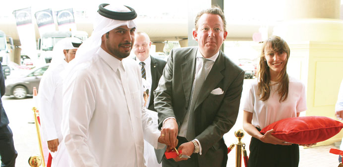  Fahed Group vice chairman Sheikh Fahed Bin Mohamed al-Thani and MAN Truck and Bus Middle East managing director Franz von Redwitz inaugurate the new 