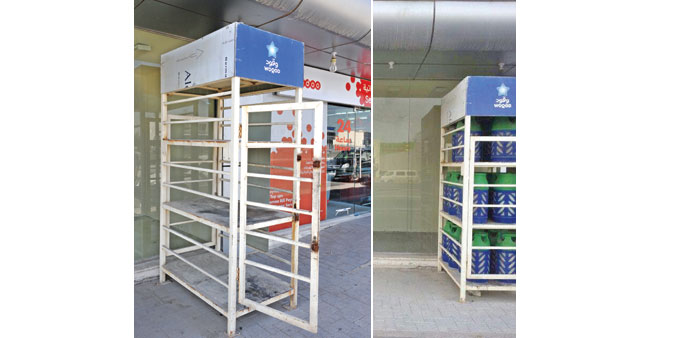 The empty rack in front of the shop yesterday. The rack with cylinders on Friday evening. 