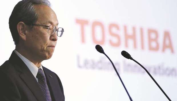 Toshiba CEO Satoshi Tsunakawa attends a news conference at the companyu2019s headquarters in Tokyo. As the $18bn sale of the firmu2019s memory chip unit to a government-approved consortium falters, some bankers and potential investors are pressing the board to seriously consider alternatives, including picking a new buyer, people with direct knowledge of the sale process said yesterday.