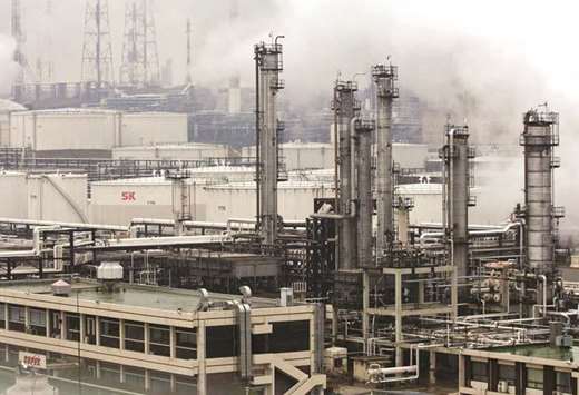 SK Corp oil refinery in Ulsan (file). South Koreau2019s imports of Iranian oil fell 40.3% in June from the same month a year ago to their lowest since January 2015, as the  countryu2019s buyersu2019 slashed purchases ahead of the reimposition of US sanctions targeting Iran.