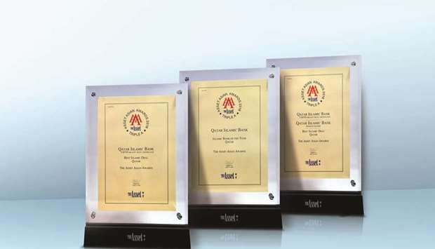 The awards QIB received from The Asset Magazine.