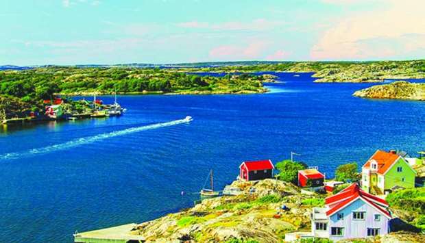 Gothenburg offers many scenic natural attractions for visitors to enjoy, from glistening lakes and granite cliffs to picturesque fishing villages