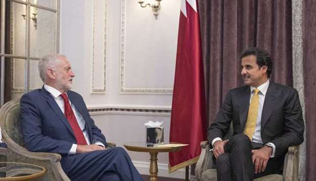 His Highness the Amir Sheikh Tamim bin Hamad Al-Thani on Monday met the Leader of the British Labor Party, Jeremy Corbyn, at His Highness the Amir's residence in London.During the meeting, the two sides exchanged views on the latest regional and international developments of mutual interest. Members of the official delegation also attended the meeting.