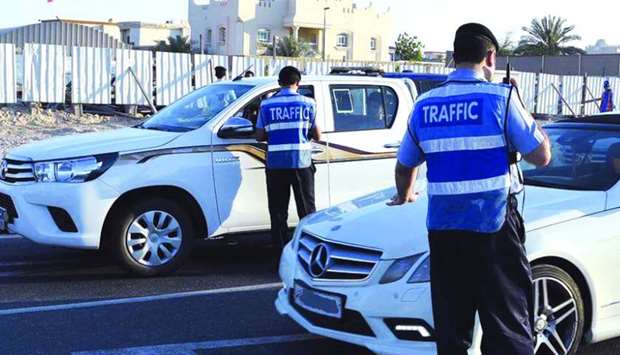 Traffic Directorate officials carrying out checks during the 'Accident-free Summer' campaign.