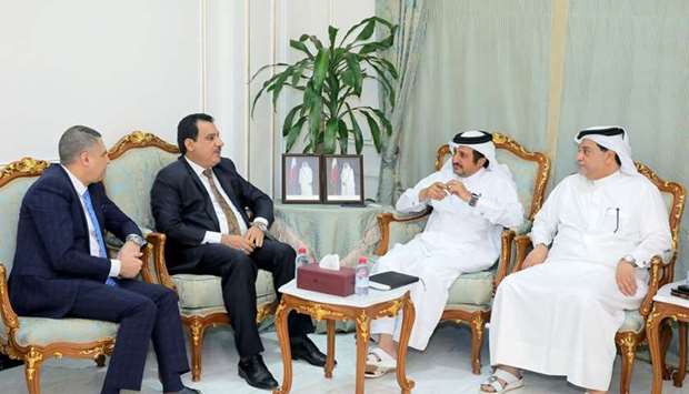 Qatar Chamber chairman Sheikh Khalifa bin Jassim al-Thani and Abdel Razzak el-Zouhairy, the president of the Federation of Iraqi Chambers of Commerce and chairman of the Baghdad Chamber of Commerce, during the meeting held in Doha