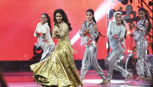 POWER-PACKED: Saba Qamar sizzles the stage at Lux Style Awards 2019.
