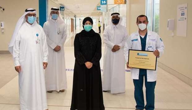 HE the Minister of Public Health Dr Hanan Mohamed al-Kuwari Wednesday visited HMCu2019s Ras Laffan Hospital and met with the last recovered Covid-19 patients being discharged from that hospital.