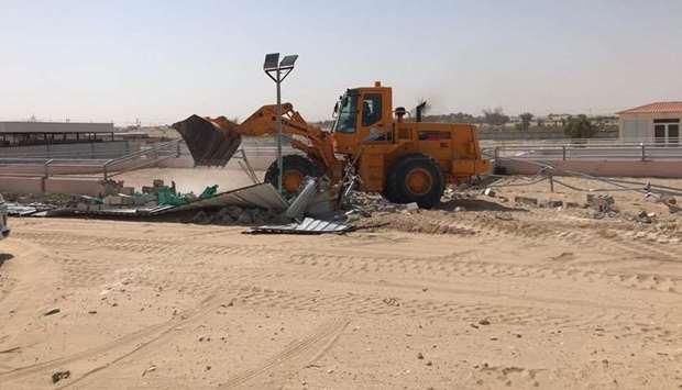 Removal of encroachments in Doha, Al Sheehaniya municipalitiesrnrn
