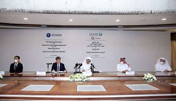 The agreement was signed today by HE Saad Sherida Al-Kaabi, the Minister of State for Energy Affairs, the President and CEO of Qatar Petroleum, and Hee-Bong Chae, the President and CEO of KOGAS, during a special ceremony held at Qatar Petroleumu2019s headquarters.