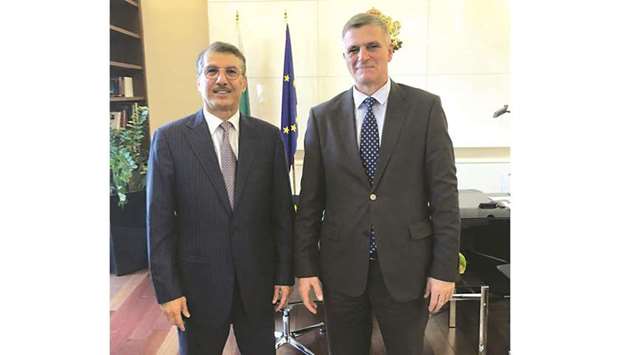 During the meeting, the prime minister thanked the ambassador for his efforts in strengthening bilateral relations, and praised the distinguished co-operation between the two friendly countries during his tenure.