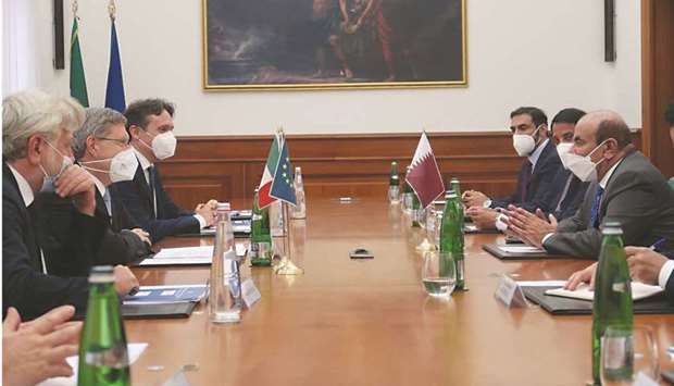 The meeting discussed aspects of co-operation between the two friendly countries in the fields of transportation, maritime transport, ports and civil aviation, and ways of further enhancing them.