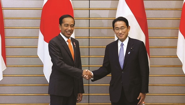 Indonesiau2019s President Joko Widodo and Japanese Prime Minister Fumio Kishida attend a summit meeting at the prime ministeru2019s official residence in Tokyo, yesterday.
