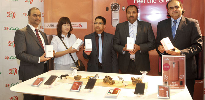 Video Home and LuLu officials at the launch of the new smartphone.