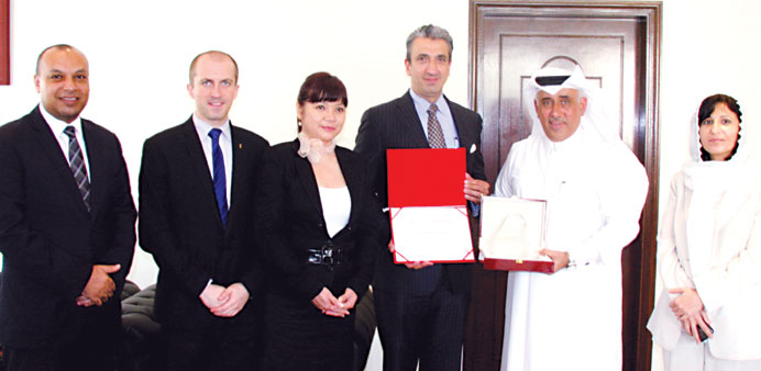 Al-Muhanadi honours The Ritz-Carlton, Doha team led by Vetry.