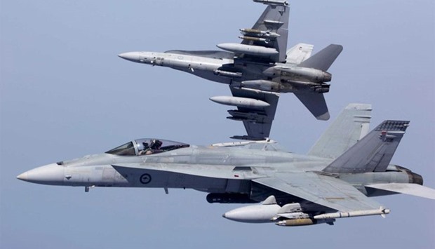 ,We did make clear that US aircraft would defend troops on the ground if threatened,, said Pentagon spokesman Captain Jeff Davis
