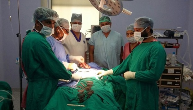 Indian surgical team operates on a policeman who swallowed over 40 knives
