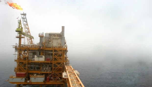 An oil production platform at Iranu2019s Soroush oil fields