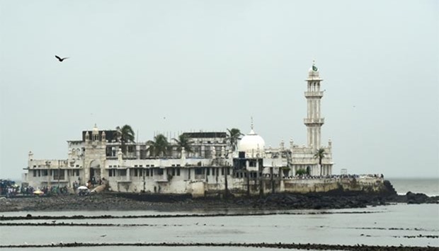 The Haji Ali Dargah in Mumbai has been ordered to allow women to enter its inner sanctum, with an Indian court saying a ban violated their constitutional rights.