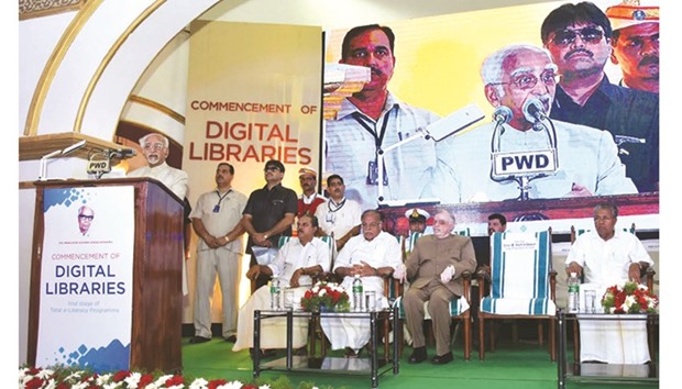 Vice President Hamid Ansari launching the second phase of Keralau2019s ambitious e-literacy campaign in Thiruvananthapuram.