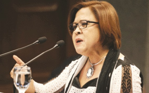Neophyte Sen. Leila de Lima delivers a privilege speech denying accusations that she protected drug lords during her stint as Justice secretary.