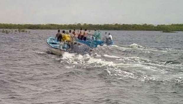 Rescue teams searchung the waters