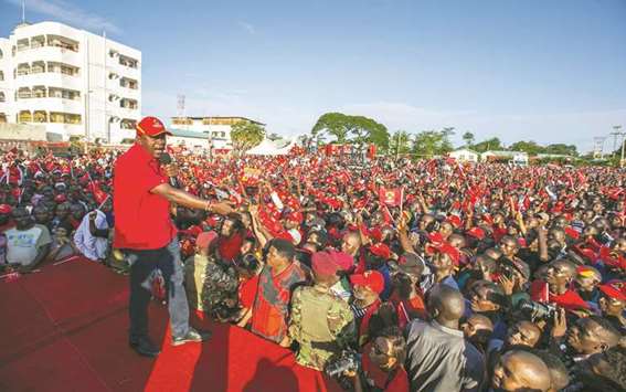 Kenyau2019s President Uhuru Kenyatta addresses Jubilee Party supporters during a campaign rally at Tononoka grounds in Mombasa yesterday.