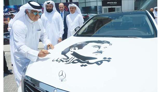 Sheikh Nawaf Nasser bin Khaled al-Thani, NBK chairman and CEO, inaugurates the signing campaign.