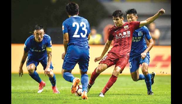 File picture of Shanghai SIPG player Oscar (C).