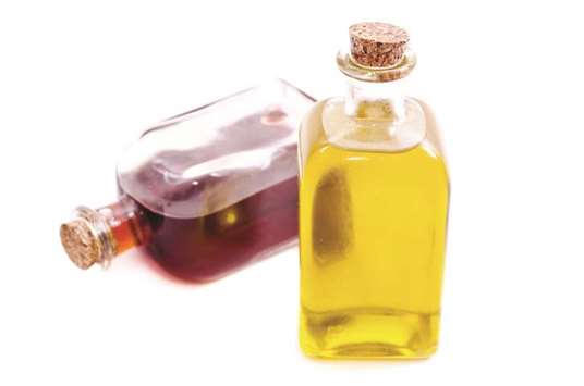 Studies on humans have shown that doses of vinegar (usually between 2 teaspoons to 2 tablespoons a day) helped slow the rise in blood sugars after a meal by as much as 20% compared to those who did not take vinegar.