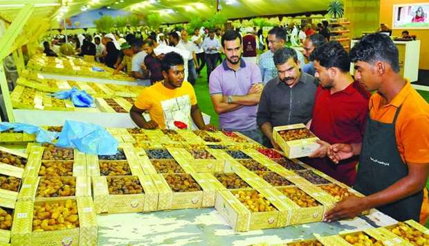 A view of the rush at the Local Dates Festival at Souq Waqif. PICTURE: Nasar K Moideen.rnrn