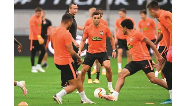 Shakhtar Donetsku2019s players take part in a training session on the eve of the UEFA Europa League semi-final against Inter Milan in Duesseldorf yesterday. (AFP)