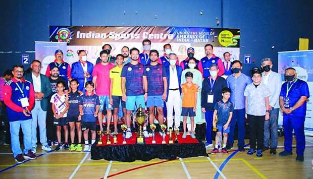 Indian Ambassador to Qatar Dr. Deepak Mittal handed over the trophies to the winners of the Indian Inter-organizational Badminton Championship.