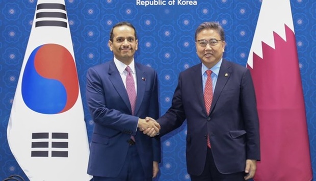 HE the Deputy Prime Minister and Minister of Foreign Affairs Sheikh Mohammed bin Abdulrahman Al-Thani meets with the Minister of Foreign Affairs of the Republic of Korea Park Jin.