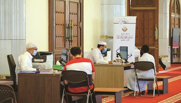 According to a statement from the Ministry of Endowments and Islamic Affairs (Awqaf), the number of total applicants reached 910 on Wednesday in various categories while the registration process will come to an end on Thursday.