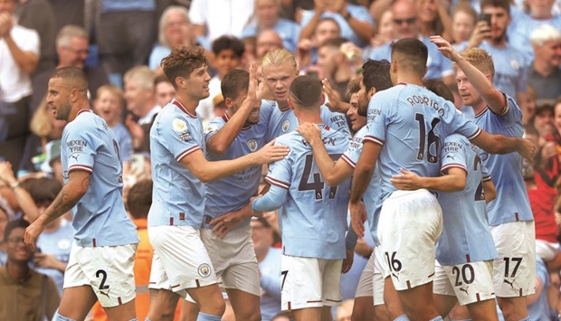 This season Manchester City has recovered from 3-1 down at Newcastle to draw 3-3 and 2-0 behind at home to Crystal Palace to win 4-2, mainly due to the goal-scoring ability of Erling Haaland (centre).