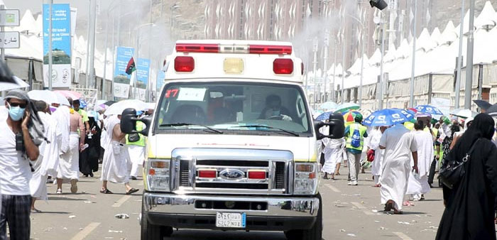 An ambulance evacuates victims following the September 24 stampede at Mina.