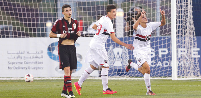 Action from the match between Sao Paulo and AC Milan yesterday.