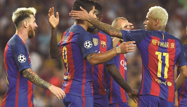 File picture of Barcelona forward Luis Suarez (L) and Neymar (R).