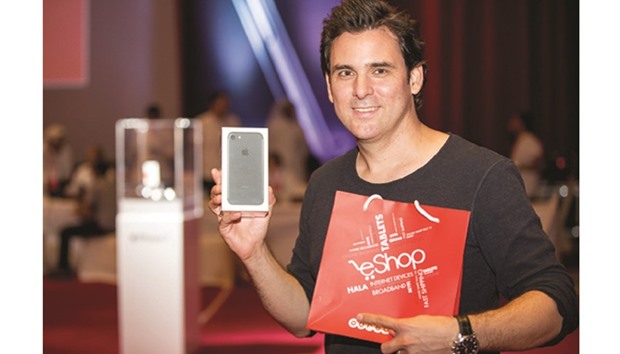 At the launch event, Ooredoo delivered the new iPhone for every customer who had pre-ordered.