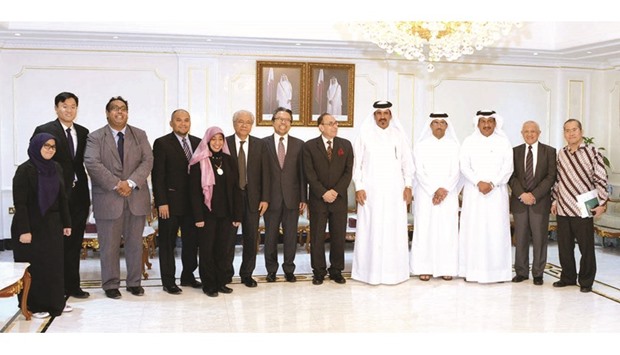The Indonesian delegation with Qatari businessmen at Qatar Chamber.