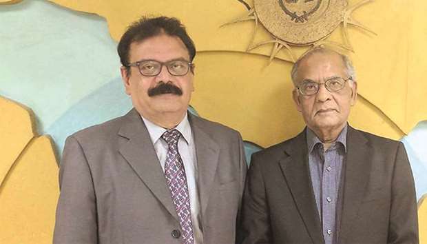 Senior banker Mohamed Attiq (right) was a guest on Qatar Urdu Radiou2019s live radio show Haqeeqat yesterday.