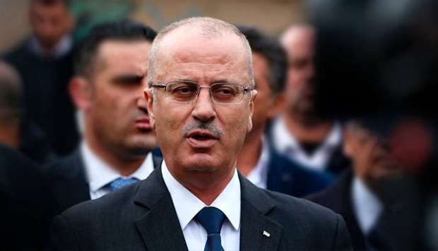 Prime Minister Rami Hamdallah's convoy was hit with a number of stones on December 25 as he was returning home from attending Christmas Eve mass in Bethlehem,