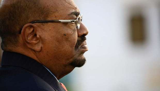 Bashir's decision to fire the entire cabinet comes as Sudan faces a growing economic crisis