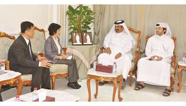 Al-Kuwari receiving Surakitbunharn and Khantahiran during a meeting in Doha yesterday.