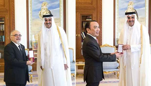 Amir honours envoys of  Greece, Kazakhstan