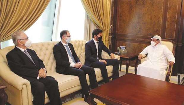 During the meeting, the two officials discussed aspects of co-operation between the two friendly countries in the field of communication and information technology and means of further enhancing them.