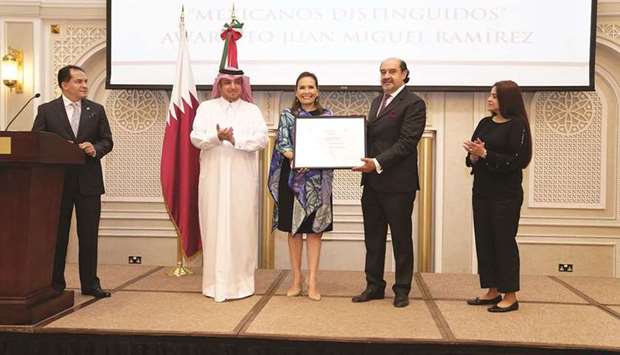 Juan Miguel Ramirez aka u2018Icarou2019 receiving the 'Distinguished Mexican Award 2021' from Mexican ambassador Graciela G?mez Garc?a at the event, which was attended by Qataru2019s Ministry of Foreign Affairs Protocol Department director ambassador Ibrahim Yousif Abdullah Fakhro.