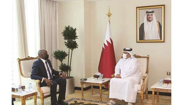 During the meeting, they reviewed aspects of joint co-operation in the commercial, investment and industrial fields and means of developing them, in addition to discussing the commercial policies between the two countries.